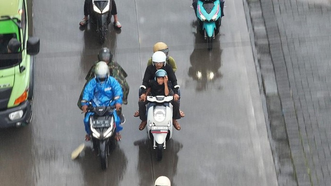 Korlantas Polri Gunakan Drone ETLE di Semarang untuk Pantau Pelanggaran Melawan Arah