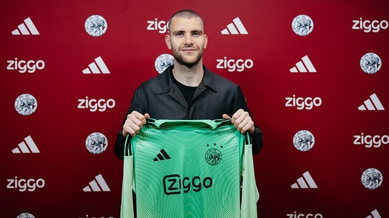 Maarten Paes Belum Bisa Debut di Ajax Akhir Pekan Ini Akibat Izin Kerja