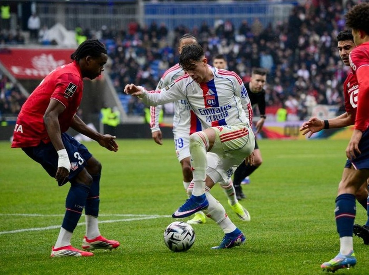 Lyon Bungkam Lille 1-0, Debut Calvin Verdonk Berakhir Pahit di Ligue 1 Lyon Bungkam Lille 1-0, Debut Calvin Verdonk Berakhir Pahit di Ligue 1