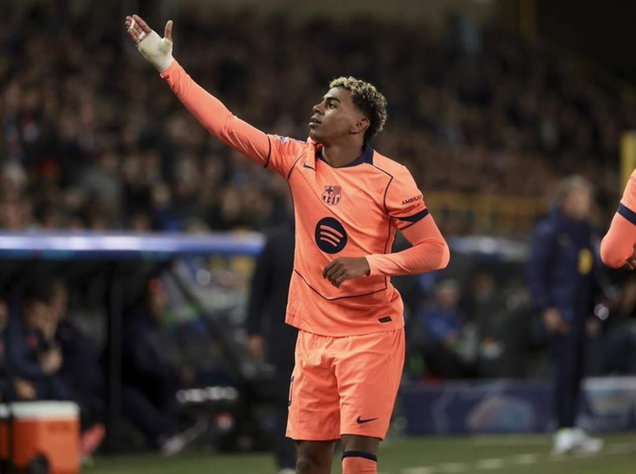 Hansi Flick Ingin Lamine Yamal Terus Tingkatkan Performa Meski Bersinar di Barcelona