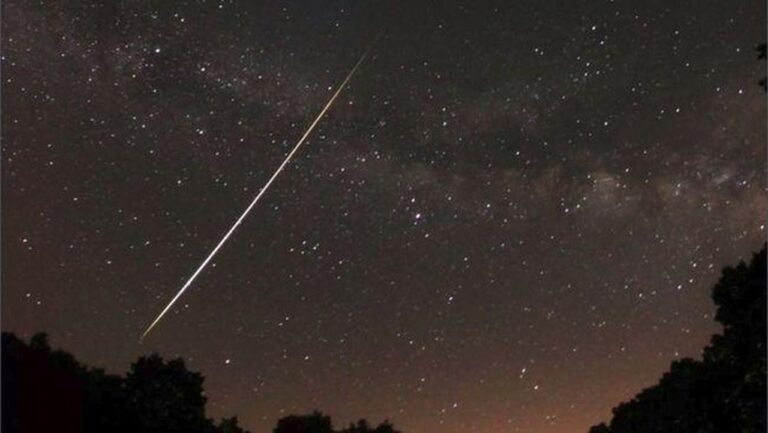 Hujan Meteor Alpha Centaurid Puncak 8 Februari 2026, Saksikan Jelang Fajar di Indonesia