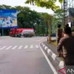 Prabowo Soroti Baliho Semrawut, Satpol PP Banjarmasin Tertibkan Reklame di 17 Titik