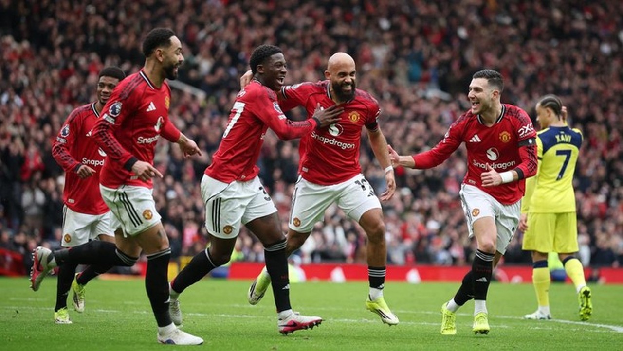 Manchester United Bungkam 10 Pemain Tottenham 2-0 di Old Trafford