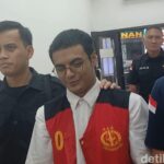 Keluarga Rutin Jenguk Vadel Badjideh di Lapas Cipinang, Bawakan Kue Favorit Ibu