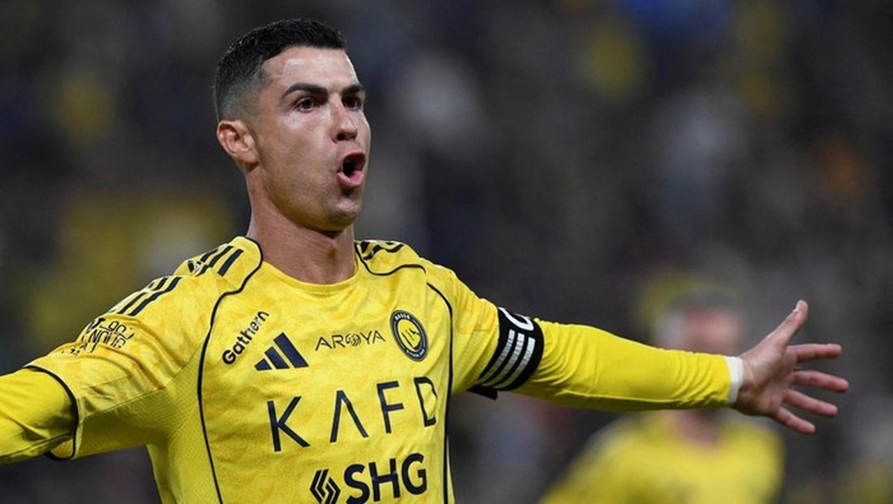 Cristiano Ronaldo Mogok Main di Al Nassr, Mohamed Salah Jadi Kandidat Pengganti?