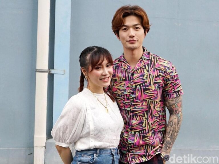 Lee Jeong Hoon dan Moa Komitmen Tak Terpisahkan Pasca Isu Perselingkuhan Menerpa