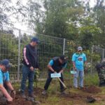 Kapolres Bogor Tanam Pohon dan Tebar Benih Ikan di Sungai Cisadane Jelang Hari Pers Nasional
