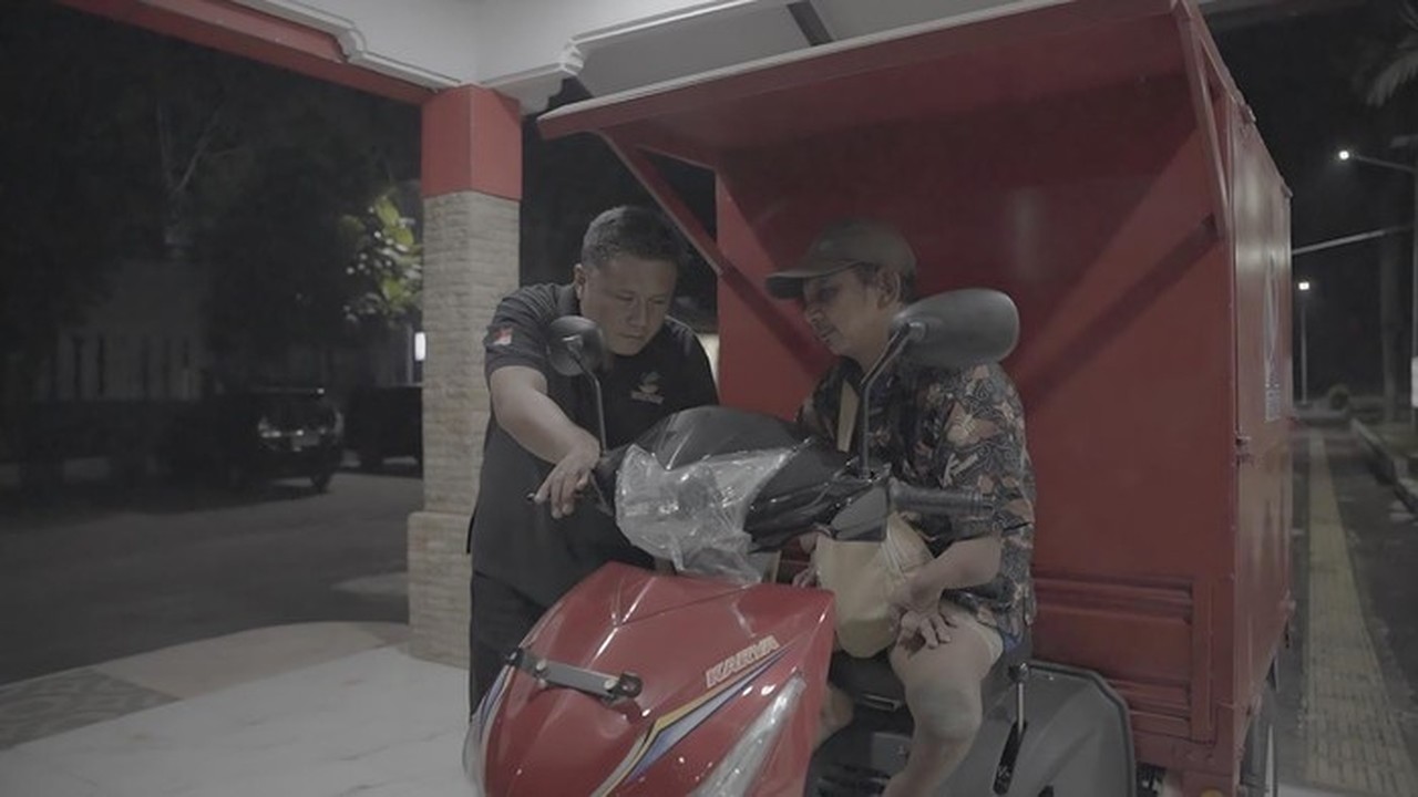 Motor Roda Tiga dari Kemensos Sambung Hidup Tukang Servis Elektronik Keliling