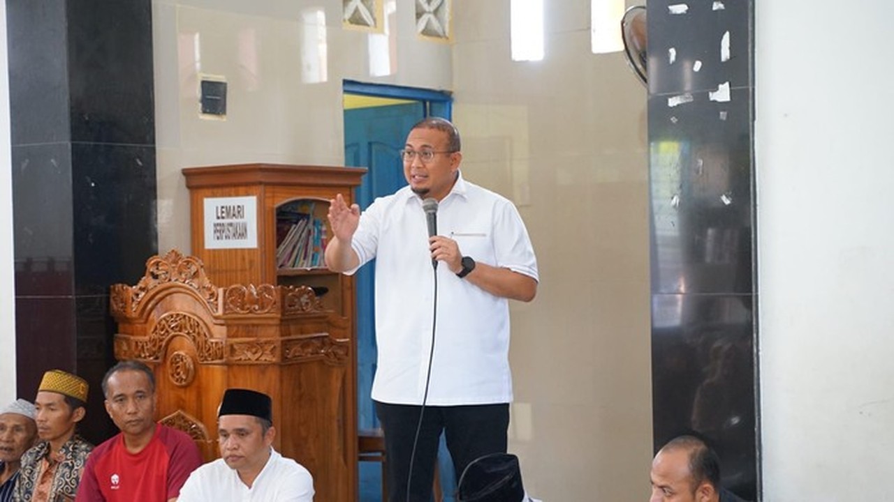 Andre Rosiade Bagikan 1.000 Paket Sembako di Kuranji, Perkuat Komitmen Prabowo untuk Sumbar