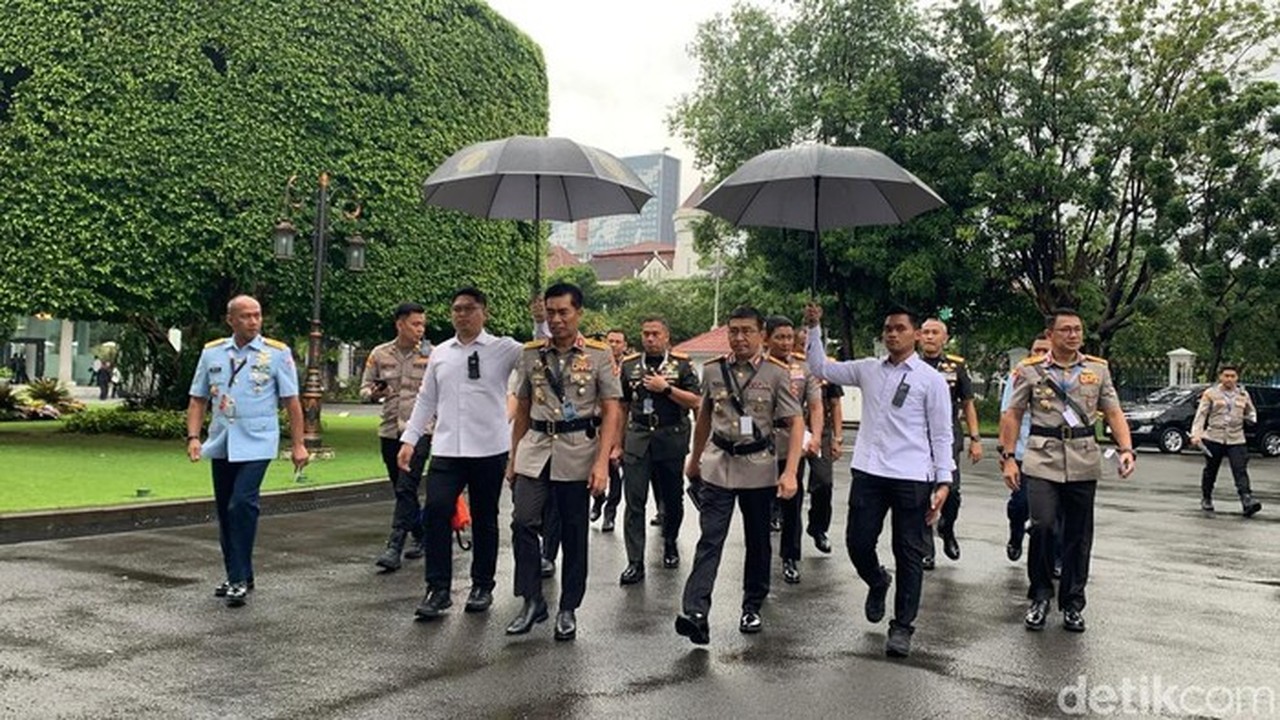 Prabowo Subianto Pimpin Rapat Pimpinan TNI-Polri di Istana, Beri Arahan Strategis