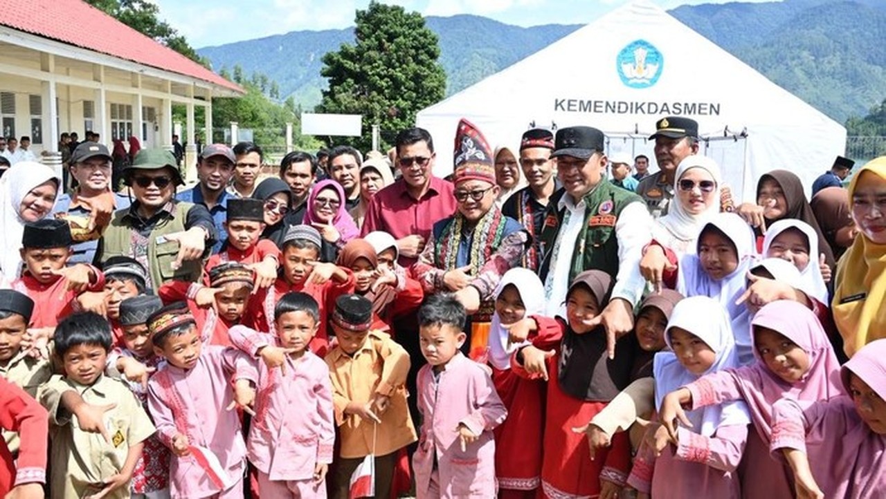 Mendikdasmen Resmikan 76 Sekolah Baru di Aceh, Pulihkan Layanan Pendidikan Pascabencana