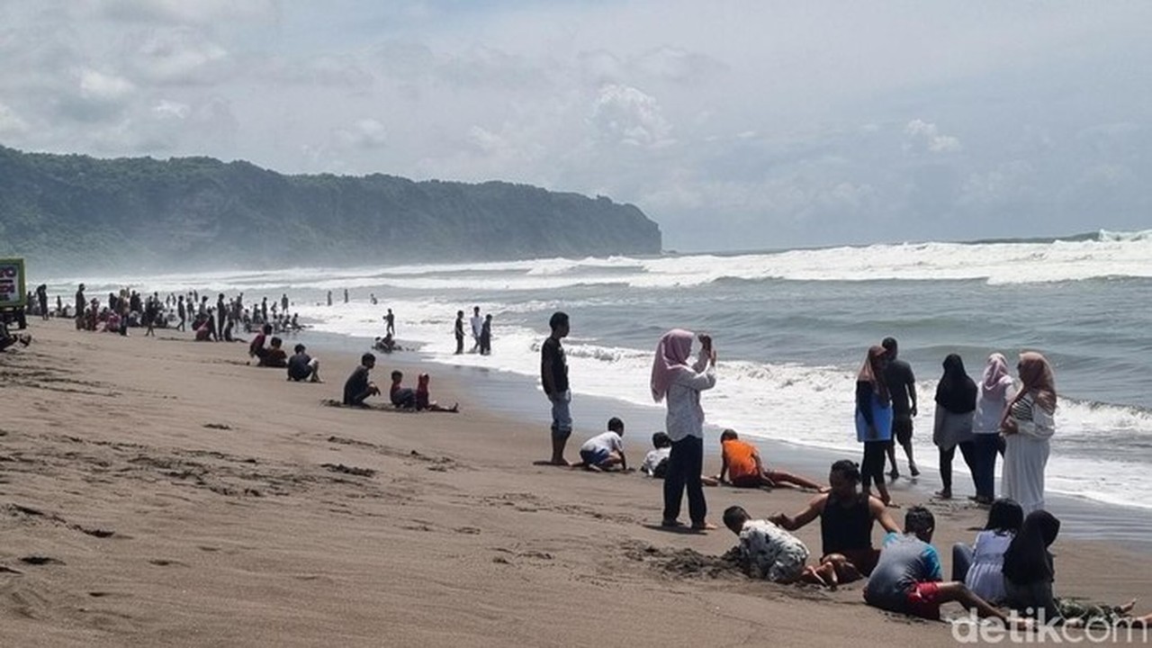 Pria Larang Wisatawan Foto di Parangtritis, Pemkab Bantul Tegaskan Boleh Ambil Gambar