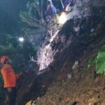 Tebing 15 Meter di Sukaraja Bogor Longsor, 4 Rumah Warga Terancam Tergerus