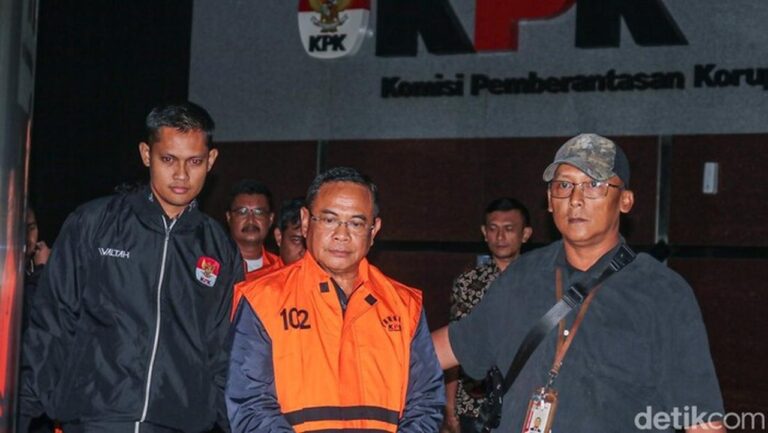 KPK Perpanjang Penahanan Bupati Pati Nonaktif Sudewo dan Tersangka Lain Selama 40 Hari KPK Perpanjang Penahanan Bupati Pati Nonaktif Sudewo dan Tersangka Lain Selama 40 Hari