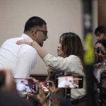 Ammar Zoni Beri Kejutan Ultah untuk Dokter Kamelia dari Balik Jeruji Lapas Cipinang