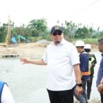 Andre Rosiade Tinjau Pembangunan Jembatan Duku-Subarang, Wujud Amanah Prabowo untuk Pesisir Selatan