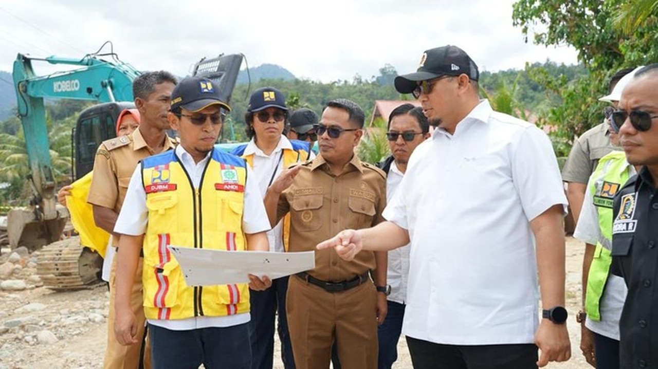 Andre Rosiade Tinjau Pembangunan Jembatan Limau Gadang, Target Rampung Agustus 2026