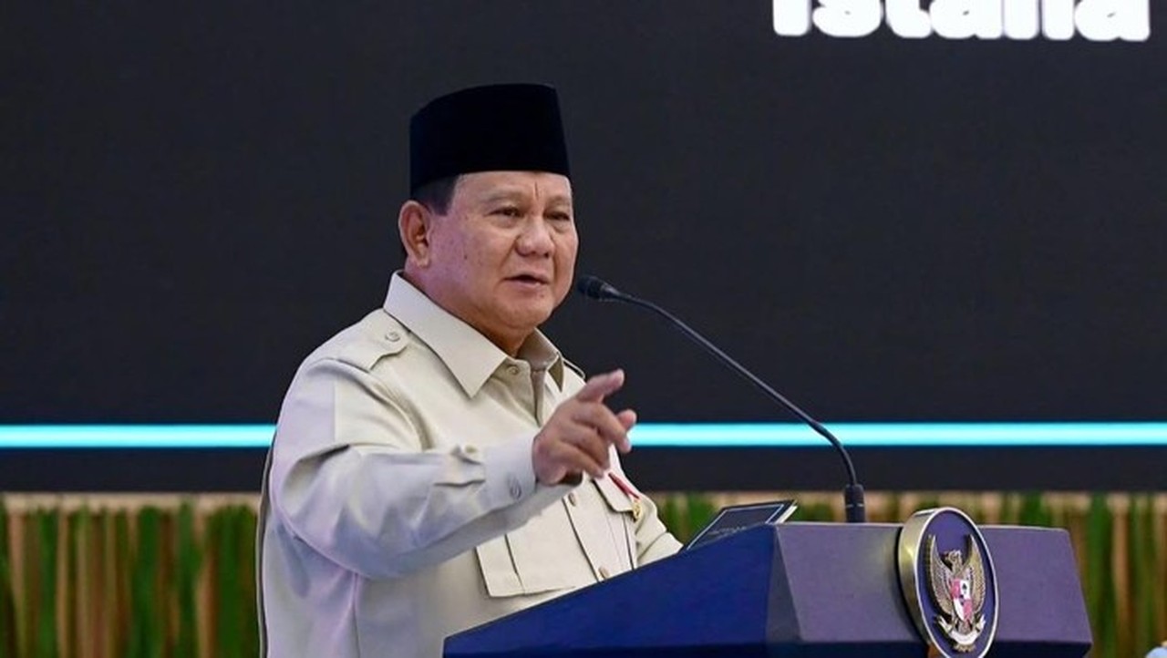 Prabowo Tekankan Sinergi TNI-Polri dan Pengawasan SDA dalam Rapim Perdana di Istana
