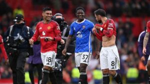 Carrick Sulap Tiga Gelandang MU: Mainoo Bersinar, Casemiro-Fernandes Kembali Tajam