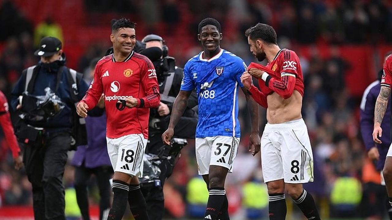 Carrick Sulap Tiga Gelandang MU: Mainoo Bersinar, Casemiro-Fernandes Kembali Tajam