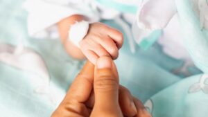 Sejoli Tinggalkan Bayi Baru Lahir di Apartemen Bekasi, Polisi Lakukan Penyelidikan