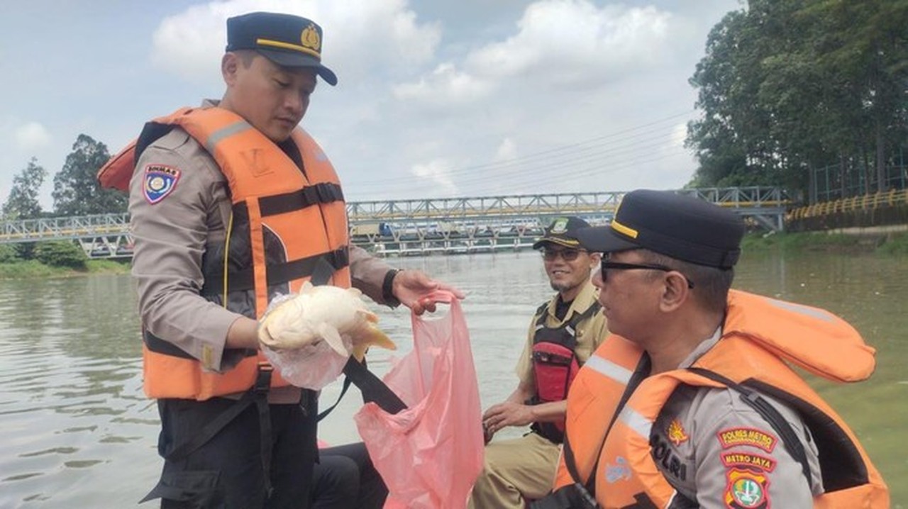 Sungai Cisadane Tercemar Pestisida Pasca Kebakaran Gudang, Polisi Salurkan Air Bersih