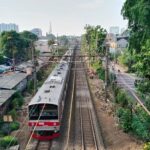 Gangguan KRL Jakarta-Bogor Akibat Asap di Stasiun Universitas Pancasila
