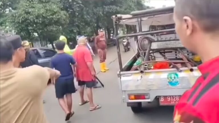 Wali Kota Bekasi Tri Adhianto Diancam Pedagang Bergolok Saat Penertiban, Akui Sudah Memaafkan