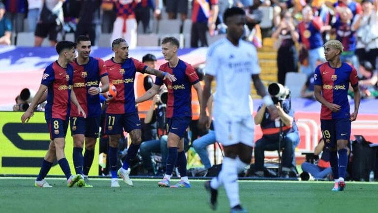 Raphinha: Barcelona Tak Peduli Real Madrid, Fokus Raih Kemenangan di LaLiga