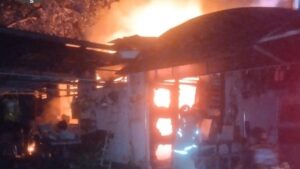 Kebakaran Hebat Landa Pabrik Rumahan Pakaian di Ciomas Bogor Akibat Korsleting Listrik