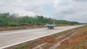 Kementerian Pertahanan Siapkan Jalan Tol Jadi Landasan Darurat Pesawat Tempur