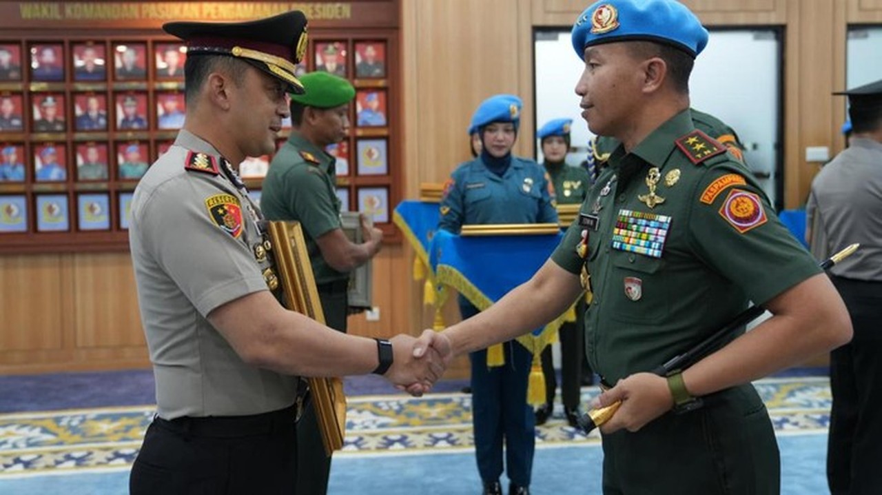 Kapolres Bogor Diberi Brevet Kehormatan ‘Setia Waspada’ oleh Paspampres