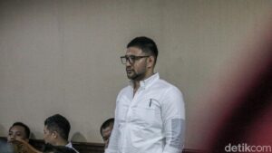 Ammar Zoni Murka di Sidang Narkoba, Saksi Sebut Nama Anak: “Tolonglah Pak, Saya Gak Mau Anak Saya Tahu Saya Pengedar”
