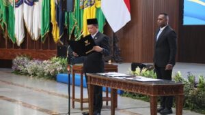 Mendagri Tito Lantik 49 Pejabat, Tekankan Loyalitas dan Kinerja Super Cepat