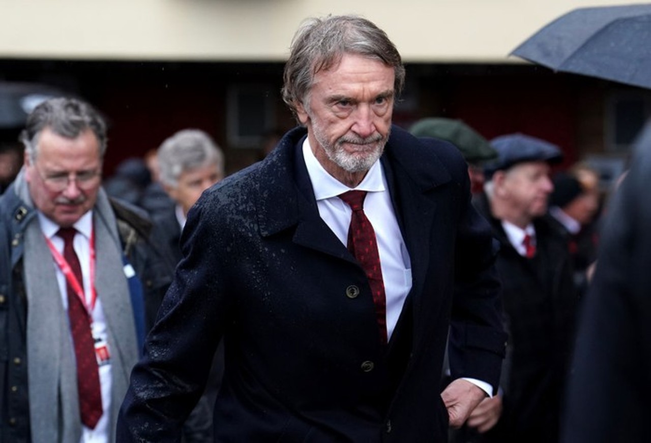 Sir Jim Ratcliffe Akui Tak Populer di Man United, Fokus Benahi Keuangan Klub