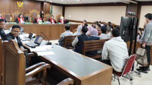 Hakim Minta Bupati Buol Kembalikan Duit USD 10 Ribu, Bukan Motor Harley Bekas