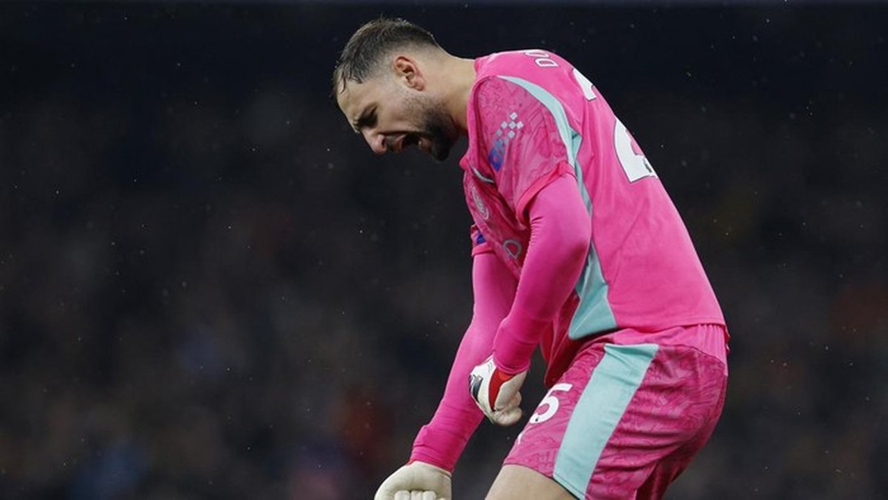 David Seaman Kritik Selebrasi Berlebihan Gianluigi Donnarumma: “Nggak Usah Lebay”