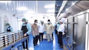 Prabowo Akan Beri Bintang Mahaputera untuk Kapolri Listyo Sigit Atas Dukungan Program Makan Bergizi Gratis