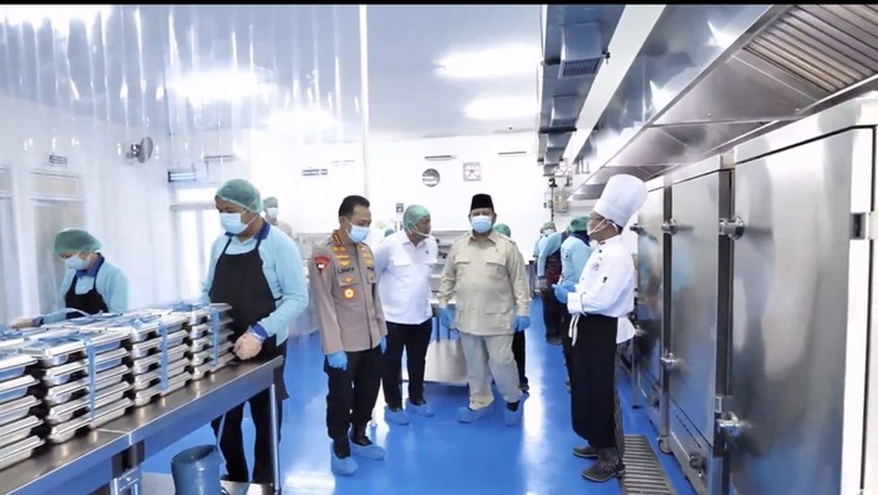 Prabowo Akan Beri Bintang Mahaputera untuk Kapolri Listyo Sigit Atas Dukungan Program Makan Bergizi Gratis Prabowo Akan Beri Bintang Mahaputera untuk Kapolri Listyo Sigit Atas Dukungan Program Makan Bergizi Gratis