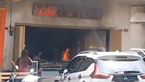 Emak-emak di Makassar Bakar Toko Emas Sebelum Rampok Perhiasan Senilai Rp 2 Miliar
