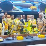 Bahlil Potong Tumpeng HUT Fraksi Golkar DPR, Setya Novanto Hadir di Sampingnya
