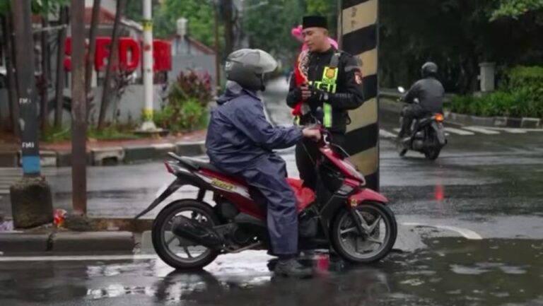 Polisi Lebak Bulus Coba Beragam Cara Atasi Pemotor Lawan Arus, Termasuk Pendekatan Religi