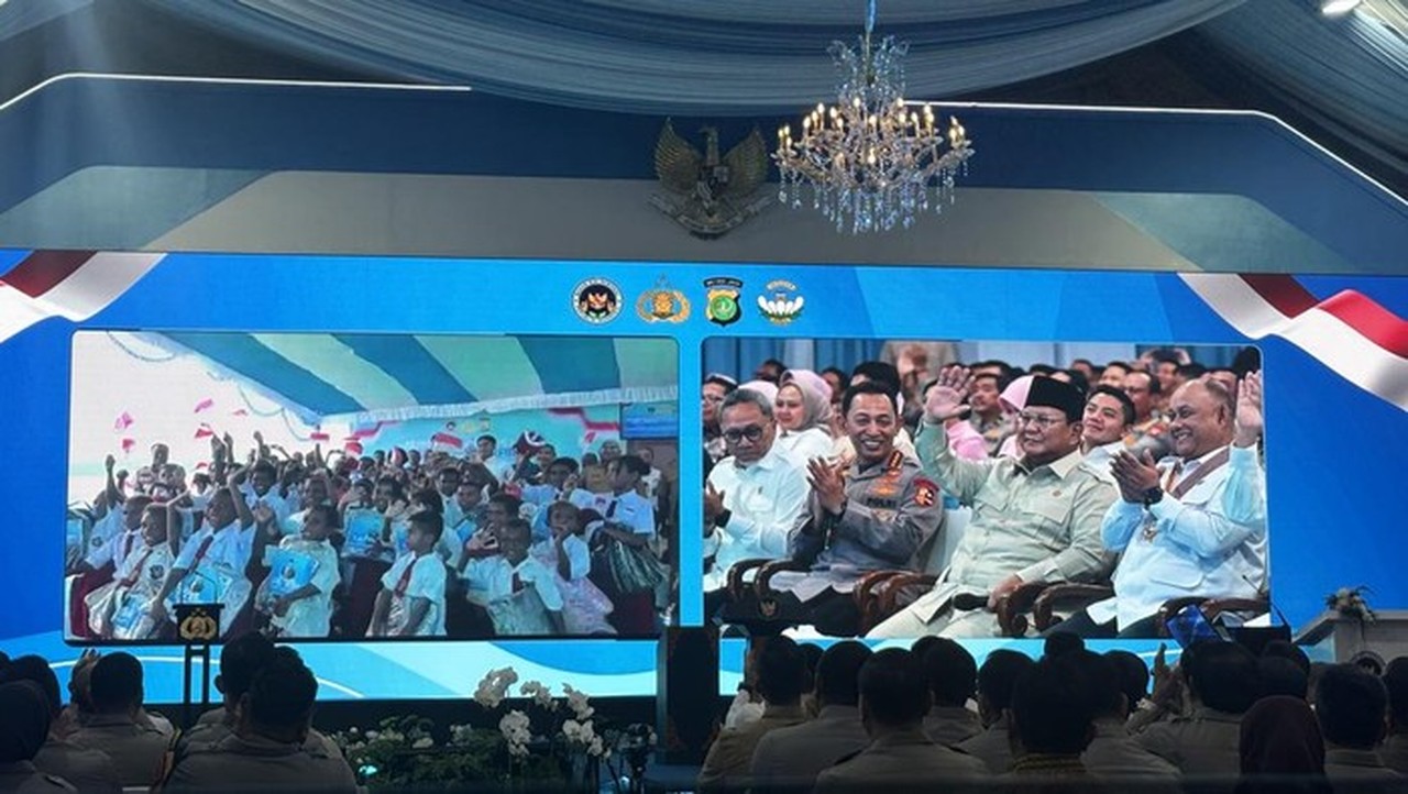 Siswa SD Papua Barat ‘Tagih’ Program Makan Bergizi Gratis Langsung ke Presiden Prabowo