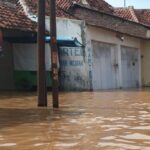 Banjir Cirebon Rendam 3 Kecamatan, 1.505 Warga Terdampak dan 388 Rumah Terendam