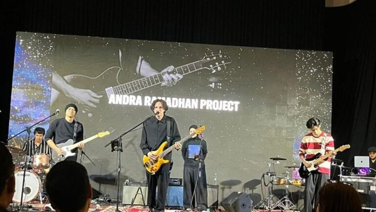 Andra Ramadhan Ungkap Rahasia Gitar Andalan untuk Panggung: “Paling User Friendly”