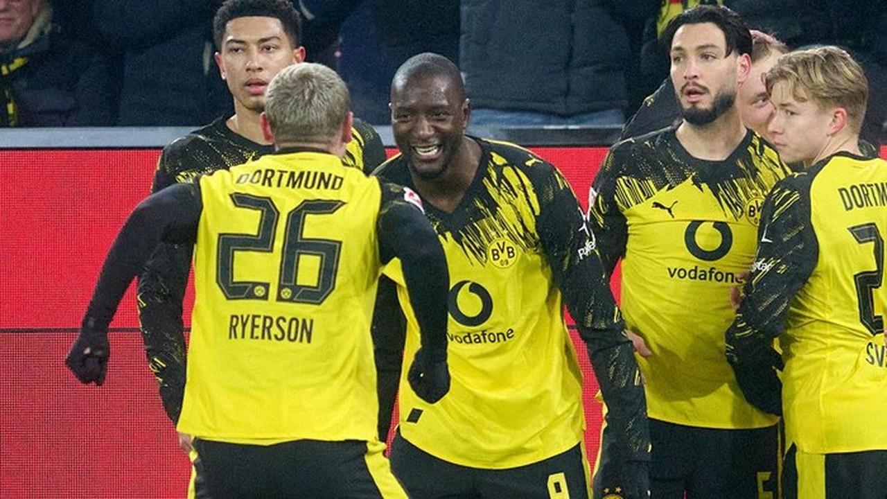 Borussia Dortmund Hajar Mainz 4-0, Terus Tempel Ketat Poin Puncak Klasemen Bundesliga Borussia Dortmund Hajar Mainz 4-0, Terus Tempel Ketat Poin Puncak Klasemen Bundesliga