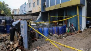 Bau Menyengat Pabrik Pestisida Tangsel Masih Tercium, Pemkot Lakukan Penaburan Karbon Aktif