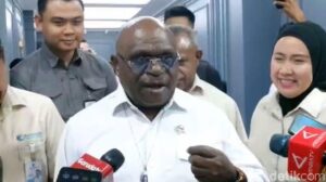 Natalius Pigai Minta Isu Reshuffle Kabinet Dihentikan: Saya Cinta Wartawan