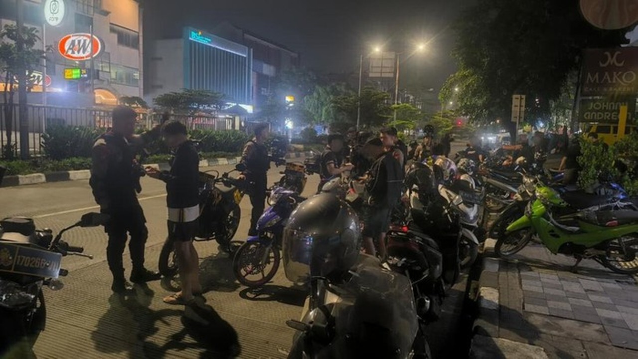 Brimob dan Polres Jaktim Gagalkan Balap Liar di Rawamangun, 6 Motor Diamankan
