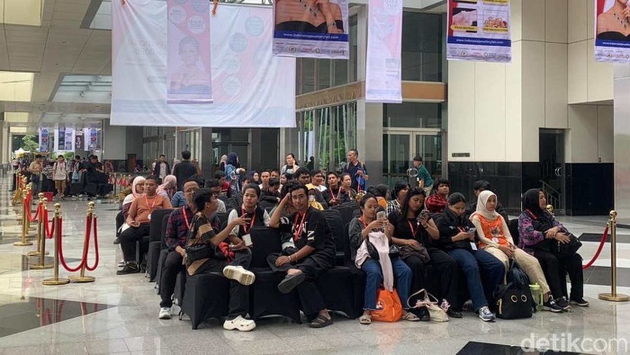 Demi Emas Fisik, Dodi Tempuh Perjalanan Sejak Dini Hari ke Jewellery Fair 2026